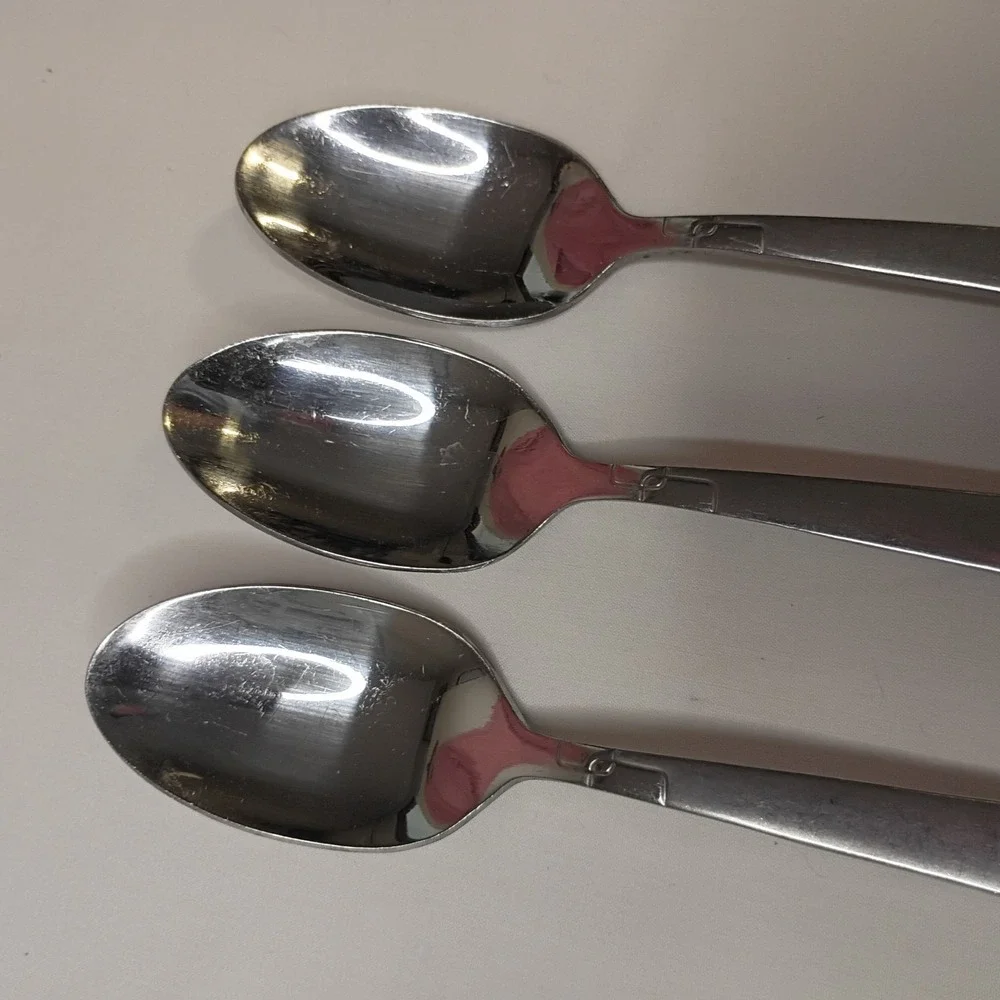 3 Soup Spoons Oneida Quadratic Stainless Flatware 7